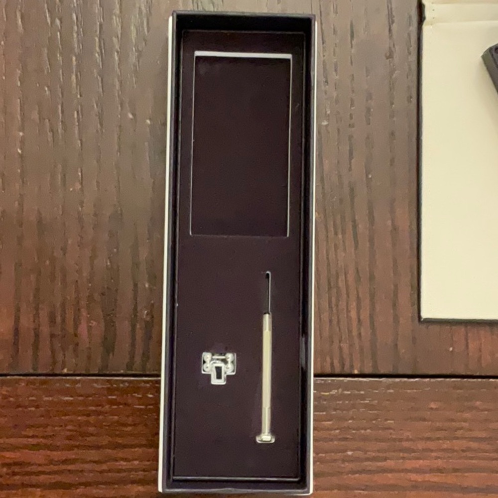 Smart Caviar Two-Tone Watchband for Apple Watch - Picture 6 of 10
